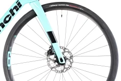 Bianchi Infinito XE Disc 105 Celeste/black Full Glossy 12 Bianchi Infinito XE Disc 105 Celeste/black Full Glossy -Professional Bicycle Store bianchi infinito xe disc 105 celeste black full glossy 5