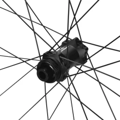 Reynolds® Reynolds AR80 Disc Wheelset Clincher CL Shimano 10/11/12-speed 6 Reynolds® Reynolds AR80 Disc Wheelset Clincher CL Shimano 10/11/12-speed -Professional Bicycle Store reynolds ar80 disc wheelset clincher cl shimano 10 11 12 speed 3